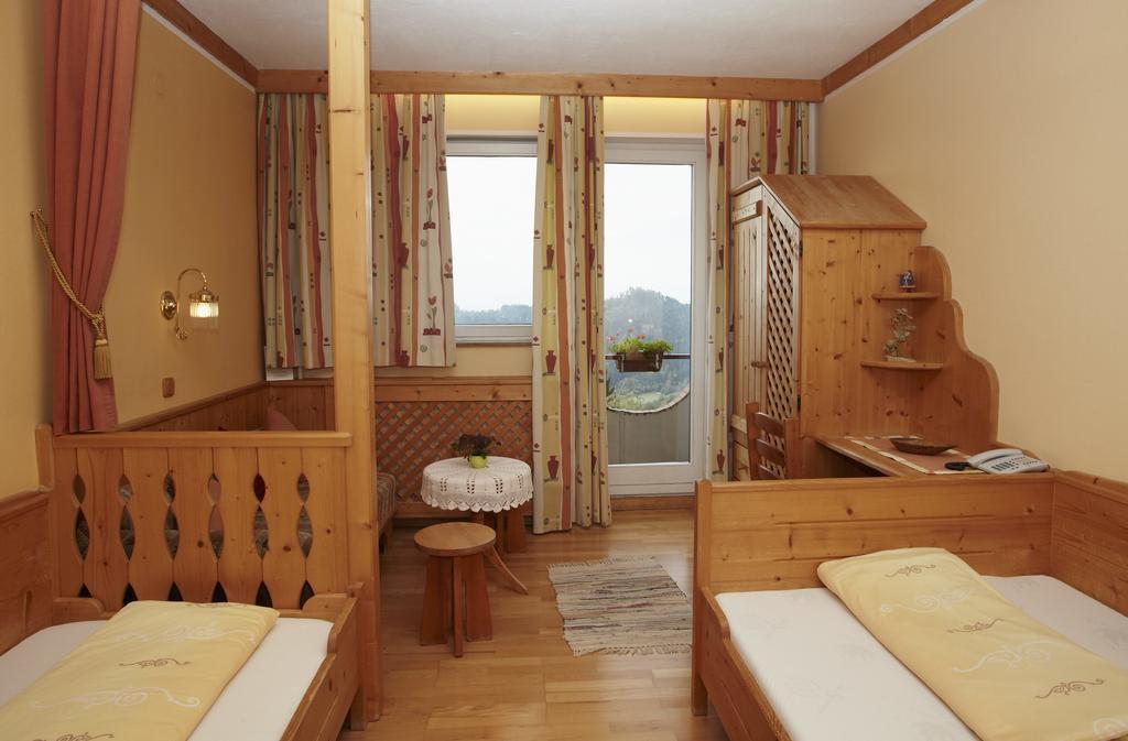 Hotel Biolandhaus Arche Eberstein Habitación foto