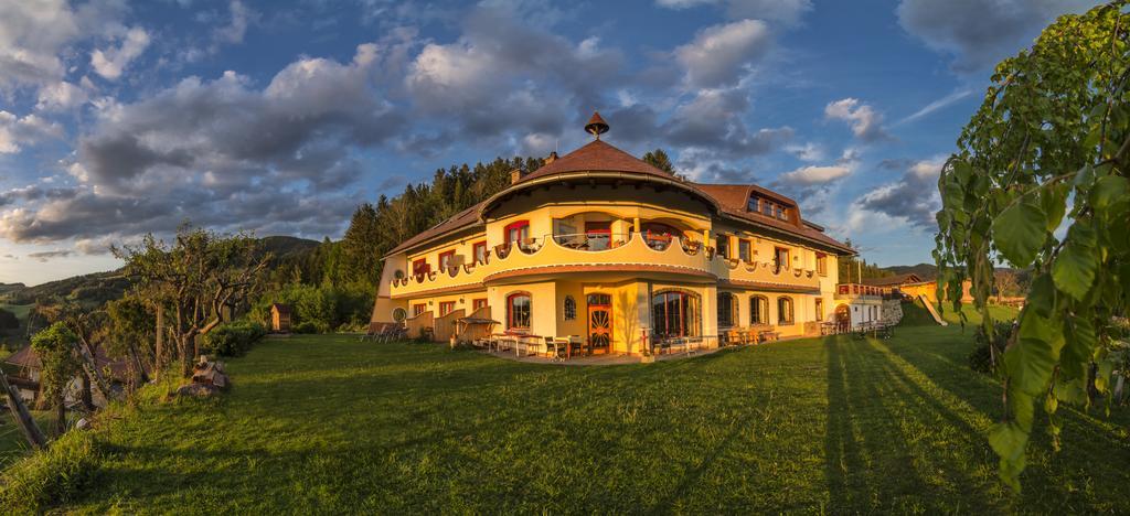 Hotel Biolandhaus Arche Eberstein Exterior foto